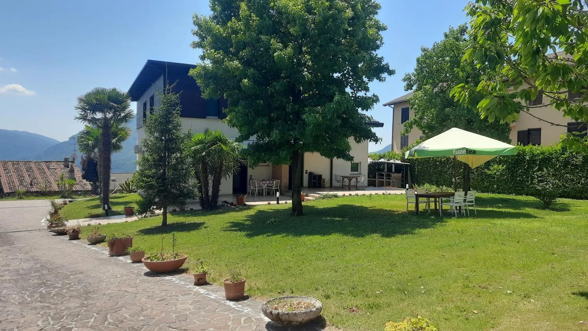 Villa Sara Lecco 0*,